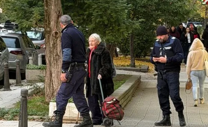 Човечност и професионализъм на български полицаи трогнаха хиляди в мрежата