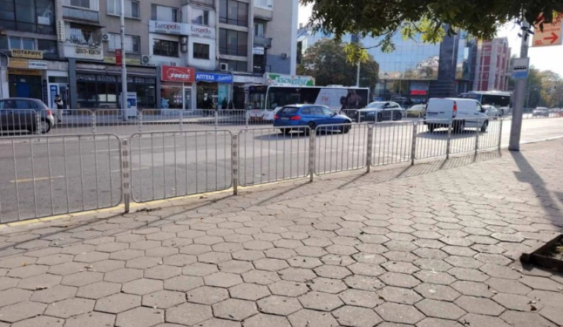 Монтираха нови преградни пана на ключови булеварди в Пловдив
