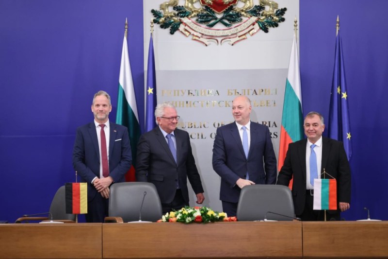 България и “Райнметал“ подписаха договора за изграждане на завод за барут и боеприпаси в Пловдивско