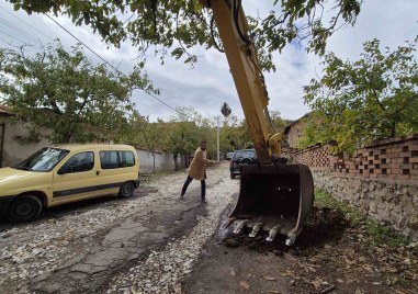 Започна цялостното обновяване на две улици в Брестник