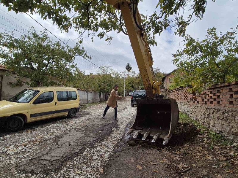 Започна цялостното обновяване на две улици в Брестник