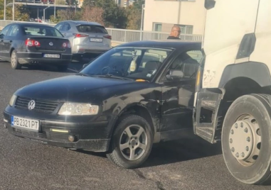 Катастрофа затрудни движението по Асеновградско шосе