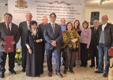 Наградиха със “Златен век“ 36 български творци - съвременни будители