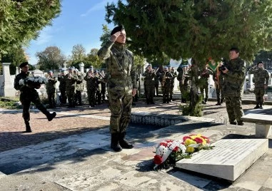 На Архангелова задушница: Пловдив се поклони пред героите, отдали живота си за свободата на България