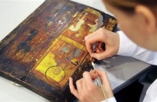 Художници, иконописци и реставратори празнуват днес