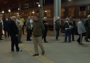Трети ден международен влак с близо 300 пътници е блокиран на Централната гара в Пловдив