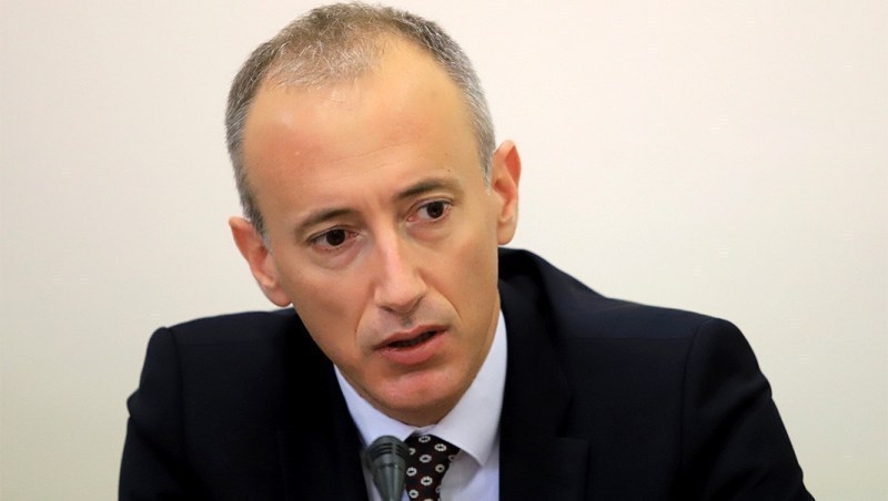 Забраната за телефони в училищата може да влезе в сила през януари