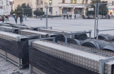 Изграждат вече ледената пързалка в Пловдив, ще бъде по-голяма от миналогодишната