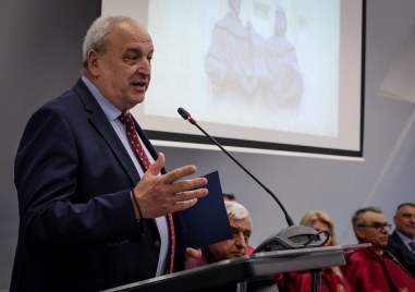 Почина Стоян Андонов - заместник-министърът на младежта и спорта