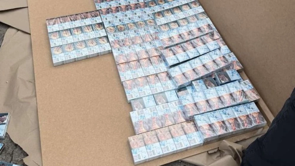 Иззеха над 100 000 къса цигари