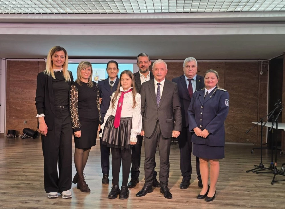 Ученичка от пловдивско училище с първа награда от конкурса на МВР “Аз и моето полицейско управление“