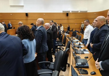 Общинският съвет единодушно гласува отличията за Матей Матеев и Иван Странджев