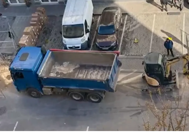 200 семейства в “Източен“ недоволстват срещу преминаването на тежки камиони по улицата им