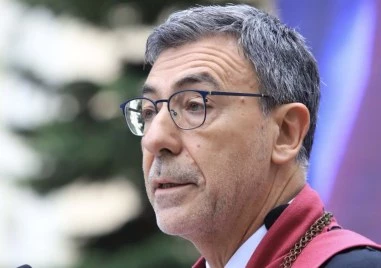 Даниел Вълчев: Държавата агонизира. Колкото повече - толкова по-голяма вълна ще се вдигне на избори