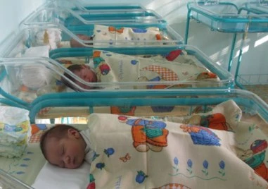 Бейби бум в Пловдив: Всеки ден проплакват по 23 деца