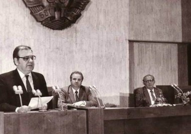 На този ден: Тодор Живков е свален, България тръгва по нов път