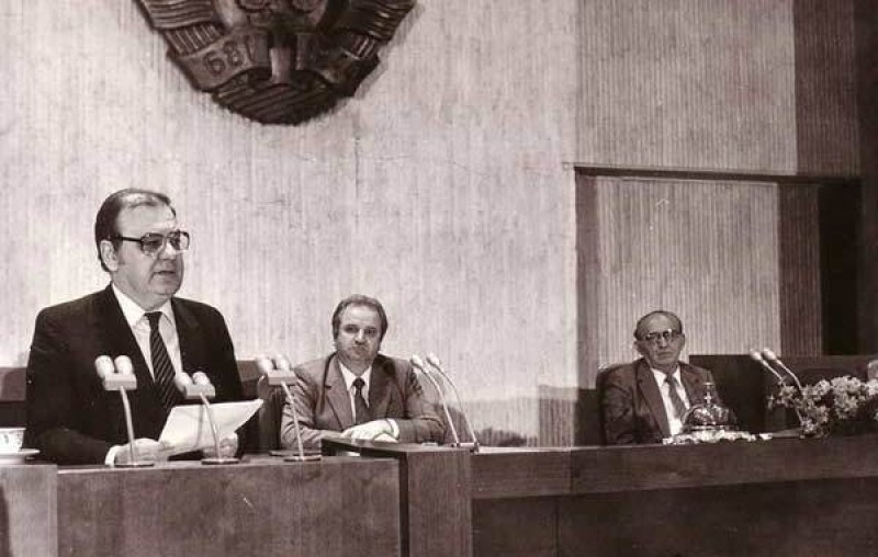 На този ден: Тодор Живков е свален, България тръгва по нов път