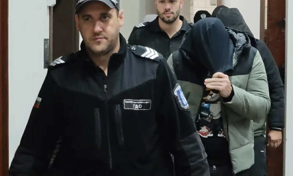 Над 7 тона откраднато гориво: В тръбопровода на “Лукойл“ имало кран, чрез който източвали под земята