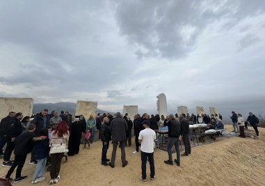 Осветиха светите седем Архангели над Куклен