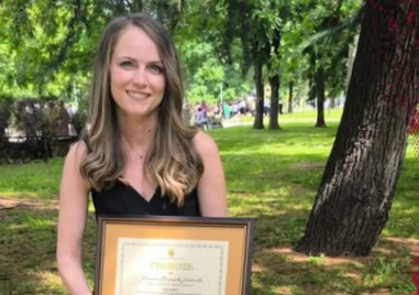 Пламена е млада жена, съпруга и майка, която има нужда от помощ за лечение