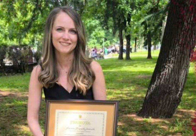 Пламена е млада жена, съпруга и майка, която има нужда от помощ за лечение