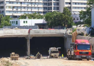 Пробивът на гарата ще е готов през лятото, но Общината се надява пловдивчани да ползват повече Бетонния мост