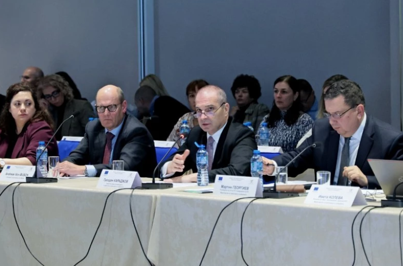 Министър Караджов от Пловдив: През януари ще обявим втората процедура за ел. зарядни станции