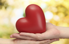 14-годишната Деяна остана без подкрепа от родителите си, но продължава да учи