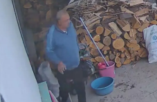 Възрастен мъж влезе да краде в чужда къща в Рогош