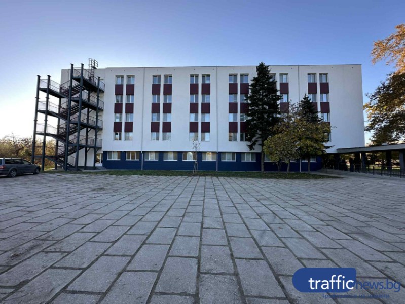 Езикова гимназия „Иван Вазов“ откри обновените си ученически общежития