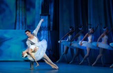 Класика с нов дух! „Лебедово езеро“ най-сетне оживя в Пловдив