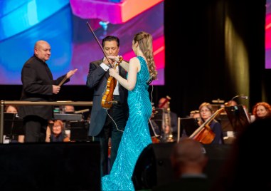 Васил Петров гостува в Пловдив със специален Коледен концерт