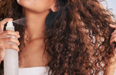 Ежедневните навици, които съсипват косата