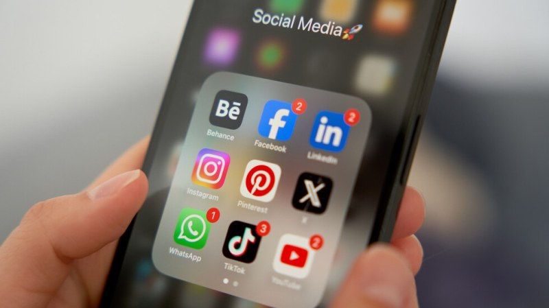 Обсъждат забрана на социалните мрежи за децата