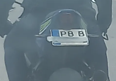 Камери “щракнаха“ моторист със закрит номер в Пловдив