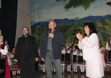 ДГ „Ален мак“ в Трилистник отбеляза 41-та си годишнина с нов облик и спектакъл