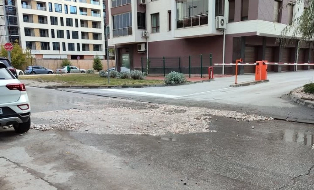 Пловдивчани недоволни от неасфалтиран участък след авария, от ВиК уверяват, за скорошно възстановяване