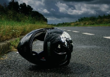 Мотористи катастрофираха край Асеновград и Кричим