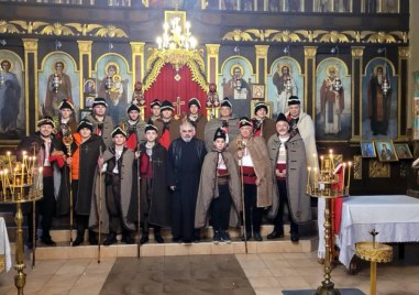 Читалището в Белозем кани желаещи за Коледарската група