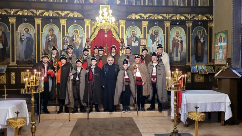 Читалището в Белозем кани желаещи за Коледарската група