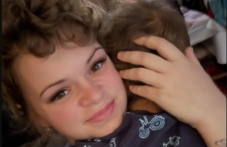 Млада жена има нужда от помощ, за да се лекува и да остане до детето си