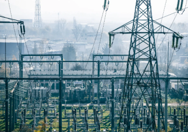 КЕВР обяви: Компенсации ще получат битовите клиенти на електричество, ето с какъв размер