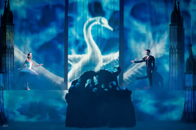 Балетът “Лебедово езеро“ на Пловдивската опера ще гостува в Карлово