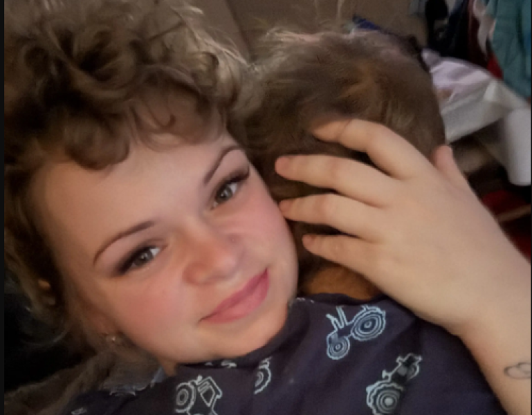 Млада жена има нужда от помощ, за да се лекува и да остане до детето си