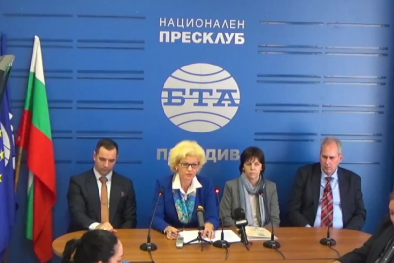 Скандал във ВУАРР: Ректорът алармира за схема за източване на частното висше училище