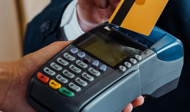 В Новогодишната нощ оставаме без ПОС терминали, хотели и ресторанти ще работят само с кеш