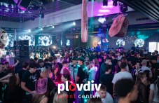 Горещ декември с Васил Петров, Остава, Молец и яки партита в Plovdiv Event Center