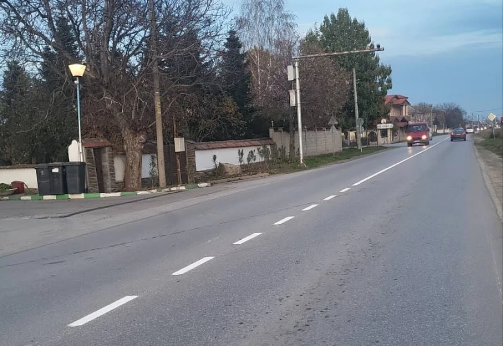 Нова пътна маркировка се полага по ключов участък в Община Марица