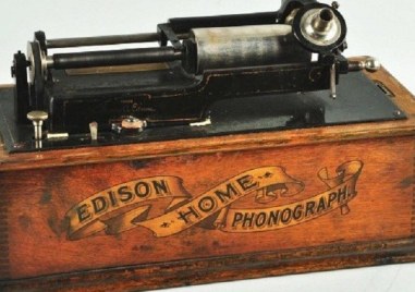 На този ден: Томас Едисън представя фонографа - предшественик на грамофона