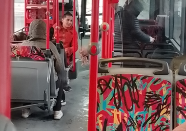 Жена отправя смъртни клетви към случайни минувачи в Пловдив